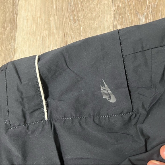 Nike Sportswear Essentials Woven Cargo Tech Pants Mens Size 34 DD7034 010 Black - Picture 6 of 9